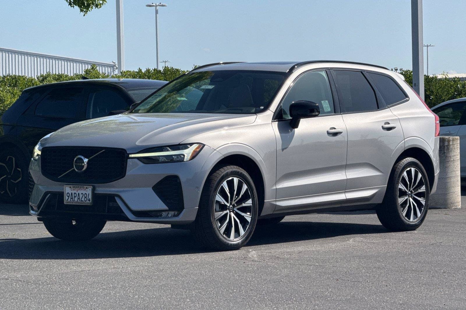 Used 2023 Volvo XC60 B5 Plus AWD/4WD image 8