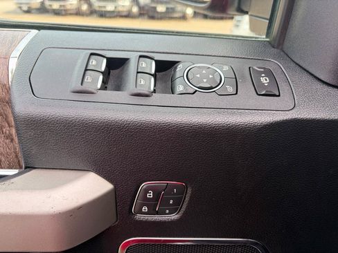 Used 2019 Ford F350 Lariat w/ Lariat Ultimate Package AWD/4WD image 26