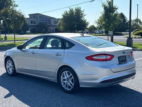 Used 2016 Ford Fusion SE FWD image 5