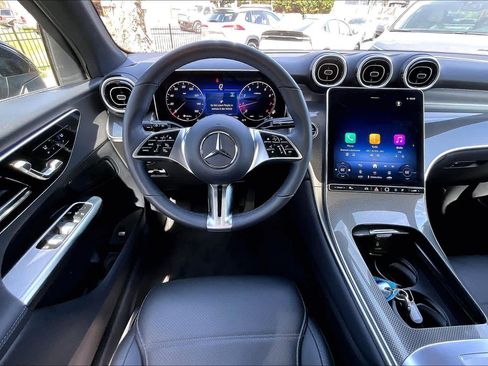 Used 2026 Mercedes-Benz GLC 300 4MATIC image 6