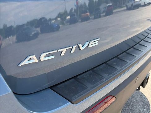 Used 2025 Ford Explorer Active AWD/4WD image 11
