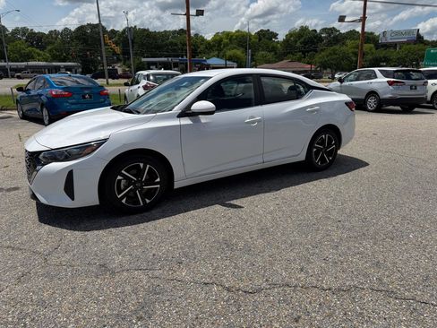 Used 2024 Nissan Sentra SV FWD image 10