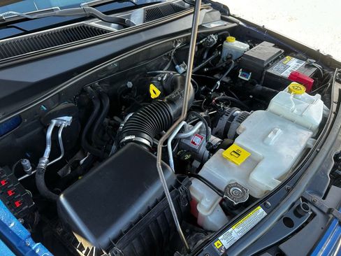 Used 2010 Dodge Nitro SXT image 47