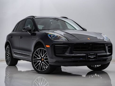 Certified 2026 Porsche Macan AWD/4WD image 8