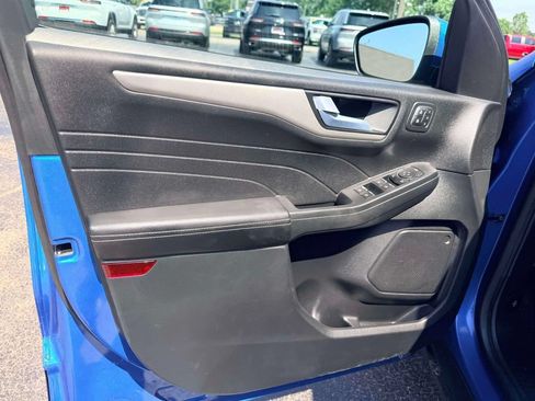 Used 2021 Ford Escape SEL w/ Technology Package FWD image 11