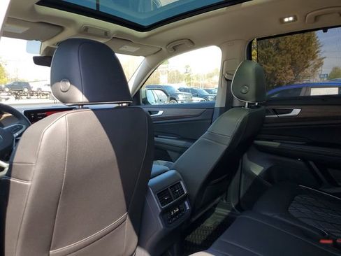 Certified 2025 Volkswagen Atlas SEL Premium R-Line image 11