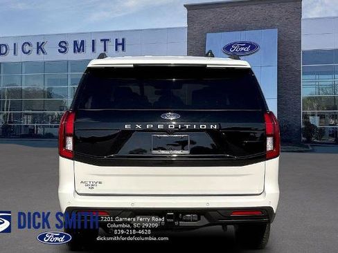 Certified 2025 Ford Expedition Active AWD/4WD image 5