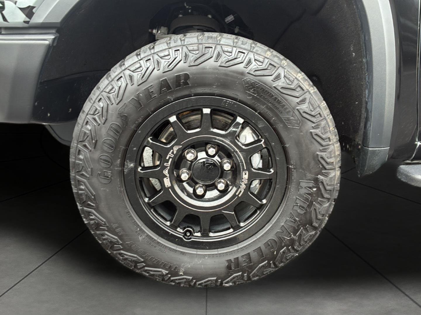 Certified 2024 GMC Sierra 1500 AT4X w/ AT4X AEV Edition AWD/4WD image 29