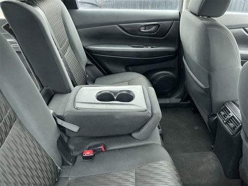 Used 2020 Nissan Rogue S image 10