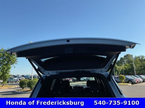 Used 2025 Chevrolet Traverse LT w/ Enhanced Driving Package FWD image 20