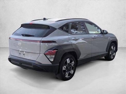 Used 2025 Hyundai Kona SEL FWD image 5