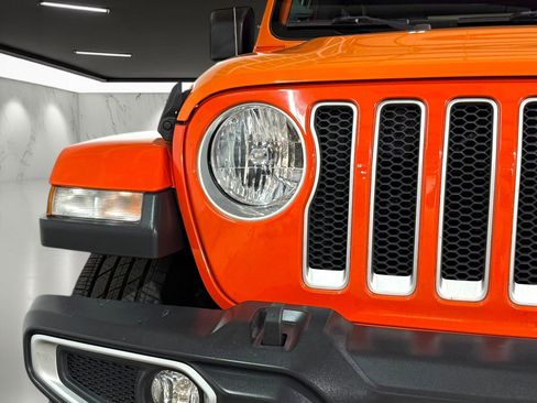 Used 2018 Jeep Wrangler Unlimited Sahara image 10