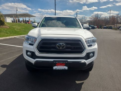Certified 2023 Toyota Tacoma SR5 image 2