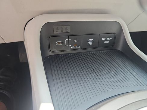 Used 2024 Hyundai Kona SEL FWD image 21