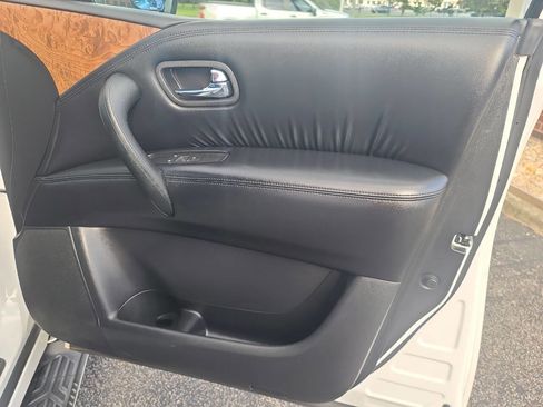 Used 2021 Nissan Armada SL w/ Captain's Chairs Package image 40