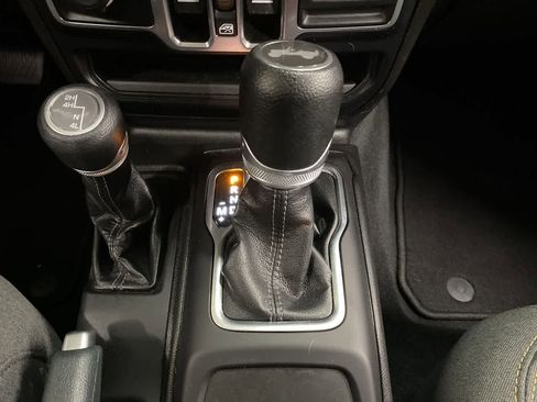 Used 2024 Jeep Wrangler Sport S image 25