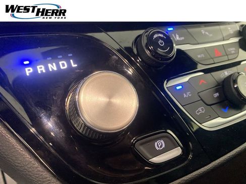 Used 2023 Chrysler Pacifica Touring-L w/ S Appearance Package image 6