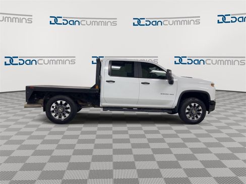 Used 2021 Chevrolet Silverado 2500 Custom w/ Custom Value Package image 9