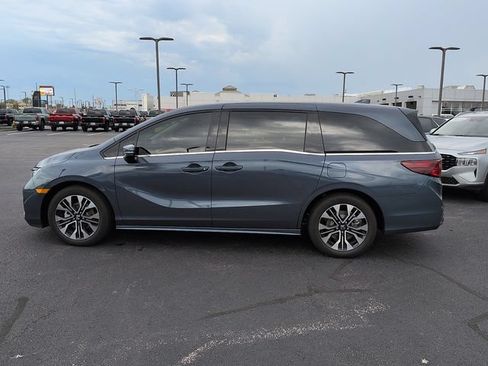 Used 2026 Honda Odyssey Elite image 4