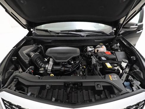 Used 2025 Cadillac XT5 Premium Luxury image 5