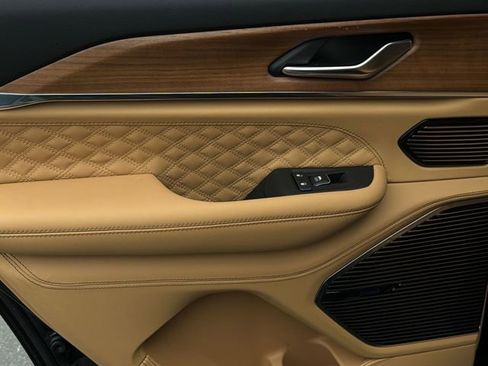 New 2026 Jeep Grand Cherokee Summit image 21