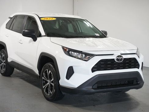 Used 2022 Toyota RAV4 LE image 3