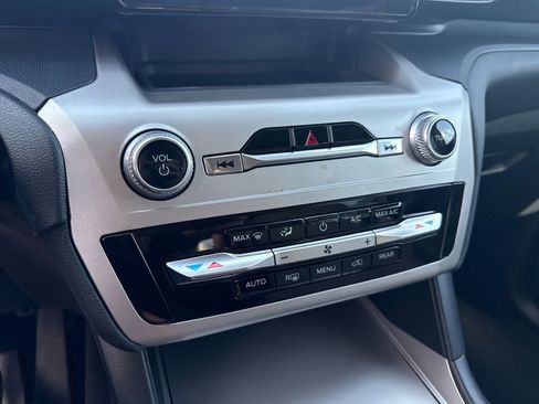 Used 2022 Ford Explorer 4WD w/ Class IV Trailer Tow Package image 33