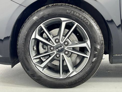 Used 2023 Kia Forte LXS w/ LXS Technology Package FWD image 28