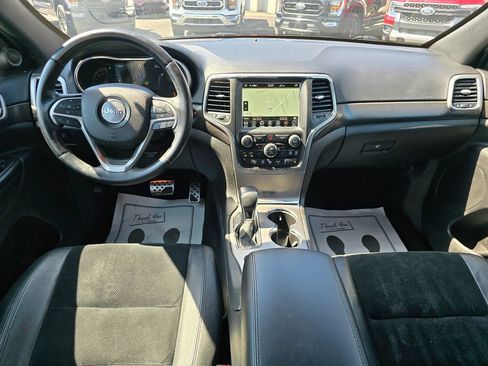 Used 2018 Jeep Grand Cherokee Altitude image 3