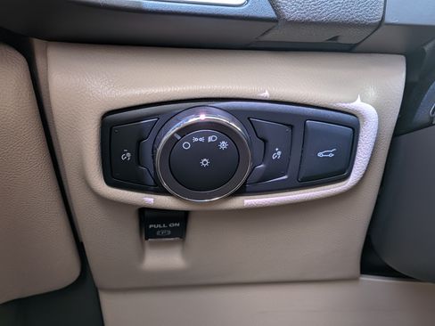 Used 2017 Lincoln MKX Select w/ Select Plus Package AWD/4WD image 24