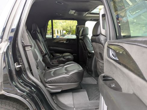 Used 2020 Cadillac Escalade Platinum AWD/4WD image 37