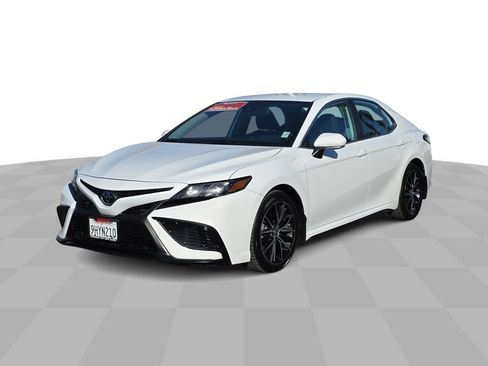 Used 2024 Toyota Camry SE w/ Blackout Package (TMS) FWD image 1