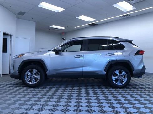 Used 2025 Toyota RAV4 XLE AWD/4WD image 12