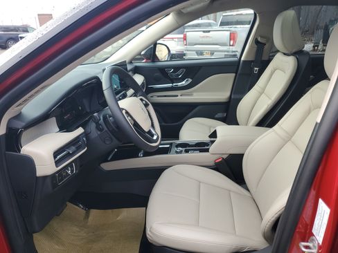 New 2026 Lincoln Corsair Premiere image 12