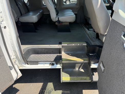 Used 2008 Ford E-250 and Econoline 250 Extended RWD image 21