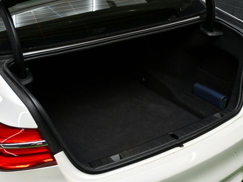 Used 2018 BMW ALPINA B7 xDrive image 56