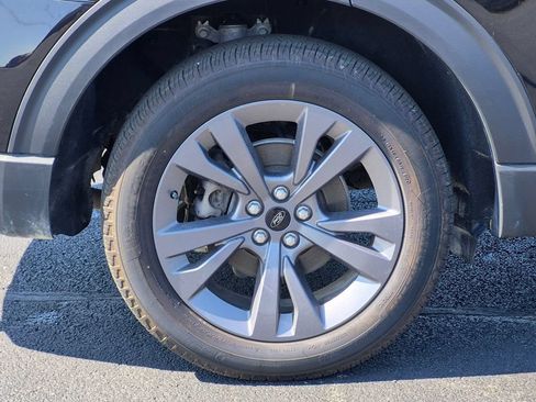 Used 2024 Ford Explorer XLT w/ Equipment Group 202A AWD/4WD image 29