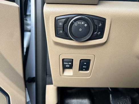 Used 2017 Ford F150 Lariat image 15