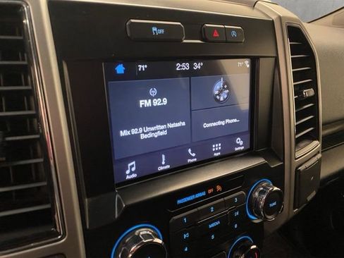 Used 2018 Ford F150 Lariat w/ Max Trailer Tow Package image 11