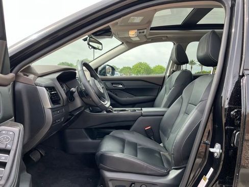 Used 2023 Nissan Rogue SL AWD/4WD image 10