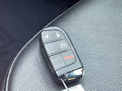 Used 2025 Jeep Compass Limited AWD/4WD image 30