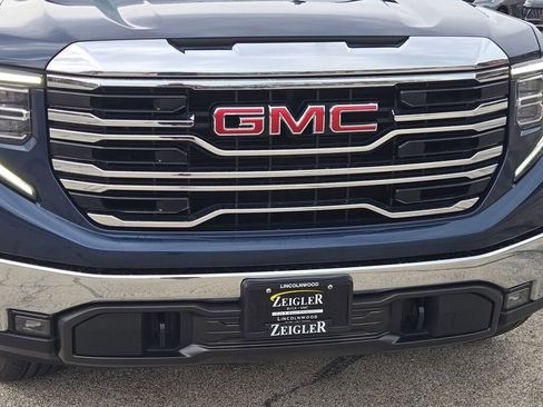 Used 2022 GMC Sierra 1500 SLT w/ SLT Convenience Package AWD/4WD image 5