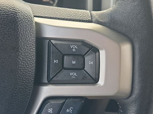 Used 2020 Ford F150 Lariat RWD image 19