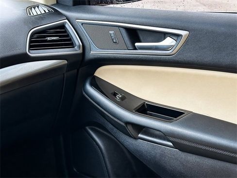 Used 2020 Ford Edge SEL w/ Convenience Package image 23