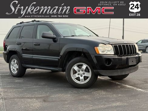 Used 2007 Jeep Grand Cherokee Laredo w/ Cargo Convenience Group AWD/4WD image 1