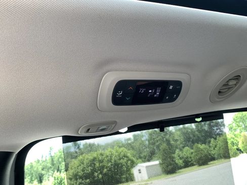 Used 2017 Chrysler Pacifica Limited w/ Advanced Safetytec Group FWD image 35