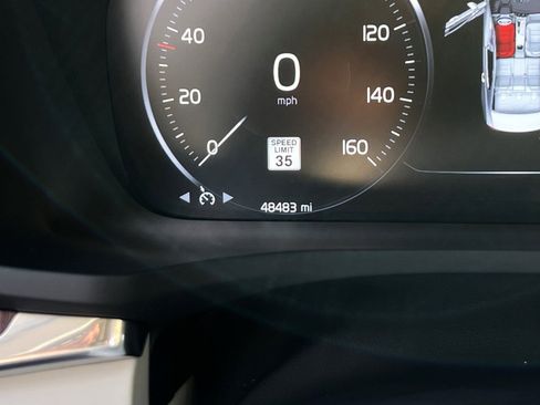 Used 2022 Volvo S60 B5 Momentum w/ Climate Package image 28