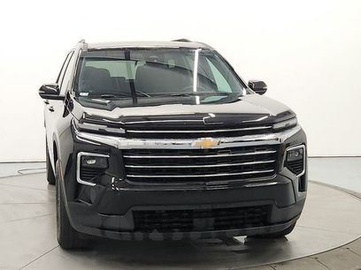 Used 2025 Chevrolet Traverse LT