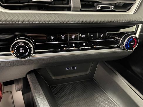 New 2026 Chevrolet Equinox LT image 8