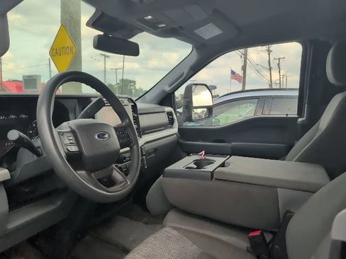 Used 2023 Ford F250 XLT AWD/4WD image 4